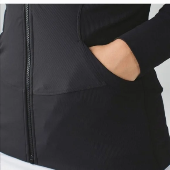 Lululemon In Flux Reversible    Black zip Hoodie Size 8 - Picture 8 of 14